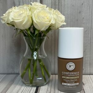 IT Cosmetics Confidence In A Foundation Deep Mahogony ☆ Read Desecription☆ RARE